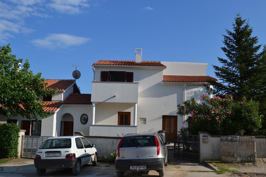 Apartments Cavae Romanae Medulin Exteriér fotografie